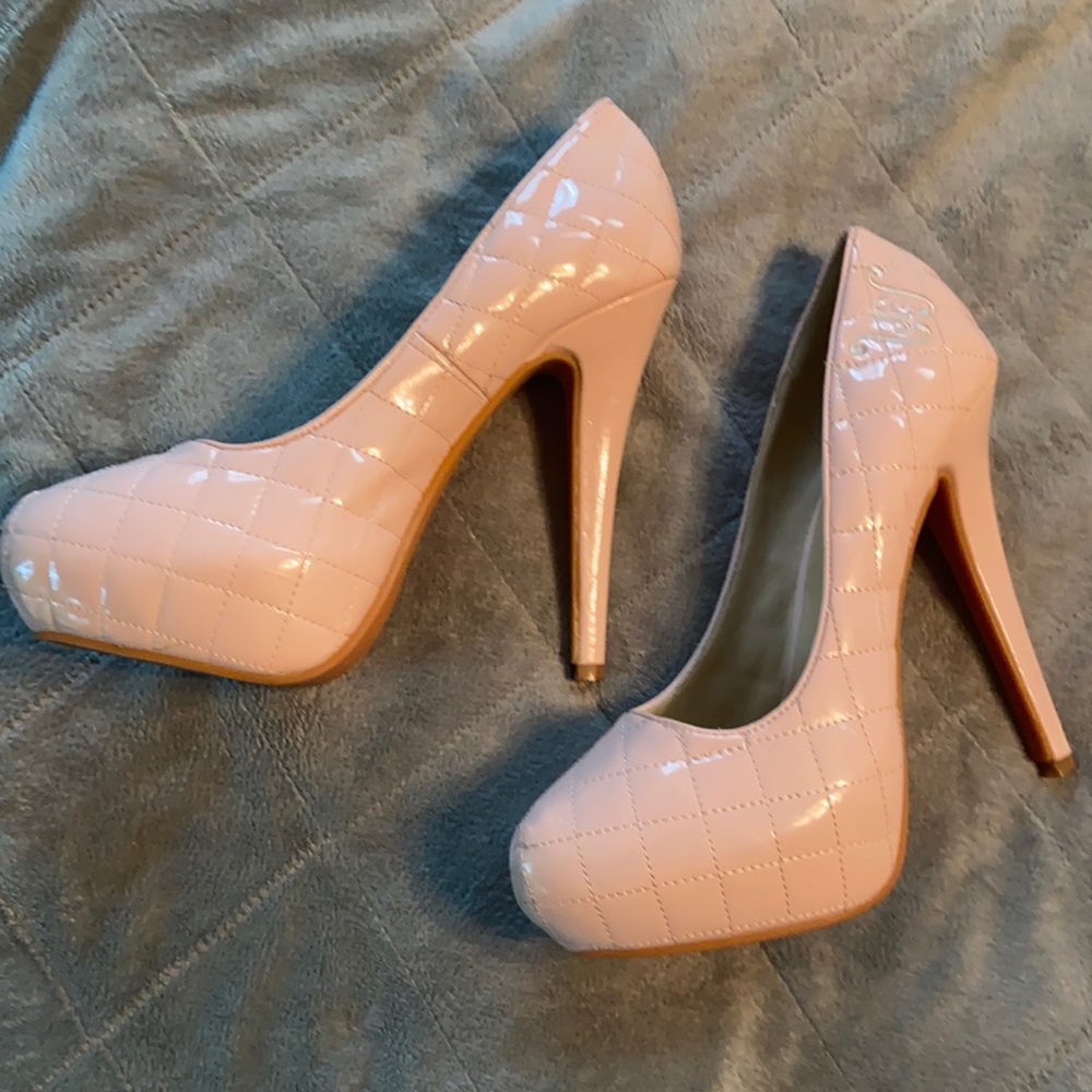 Women’s Size 10 Just Fabulous Pale Pink Quilted Patent Leather Platform